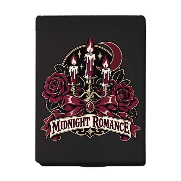 ボルドーTシャツの左胸に約10cmでVamp Romanticロゴを配置した合成イメージ