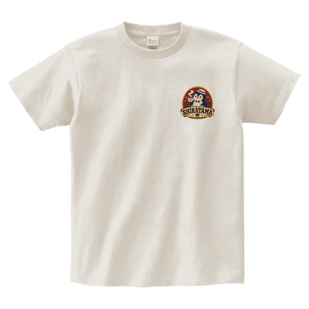 生成りTシャツの左胸に約10cmで昭和レトロ・ベタ塗りロゴを配置した合成イメージ